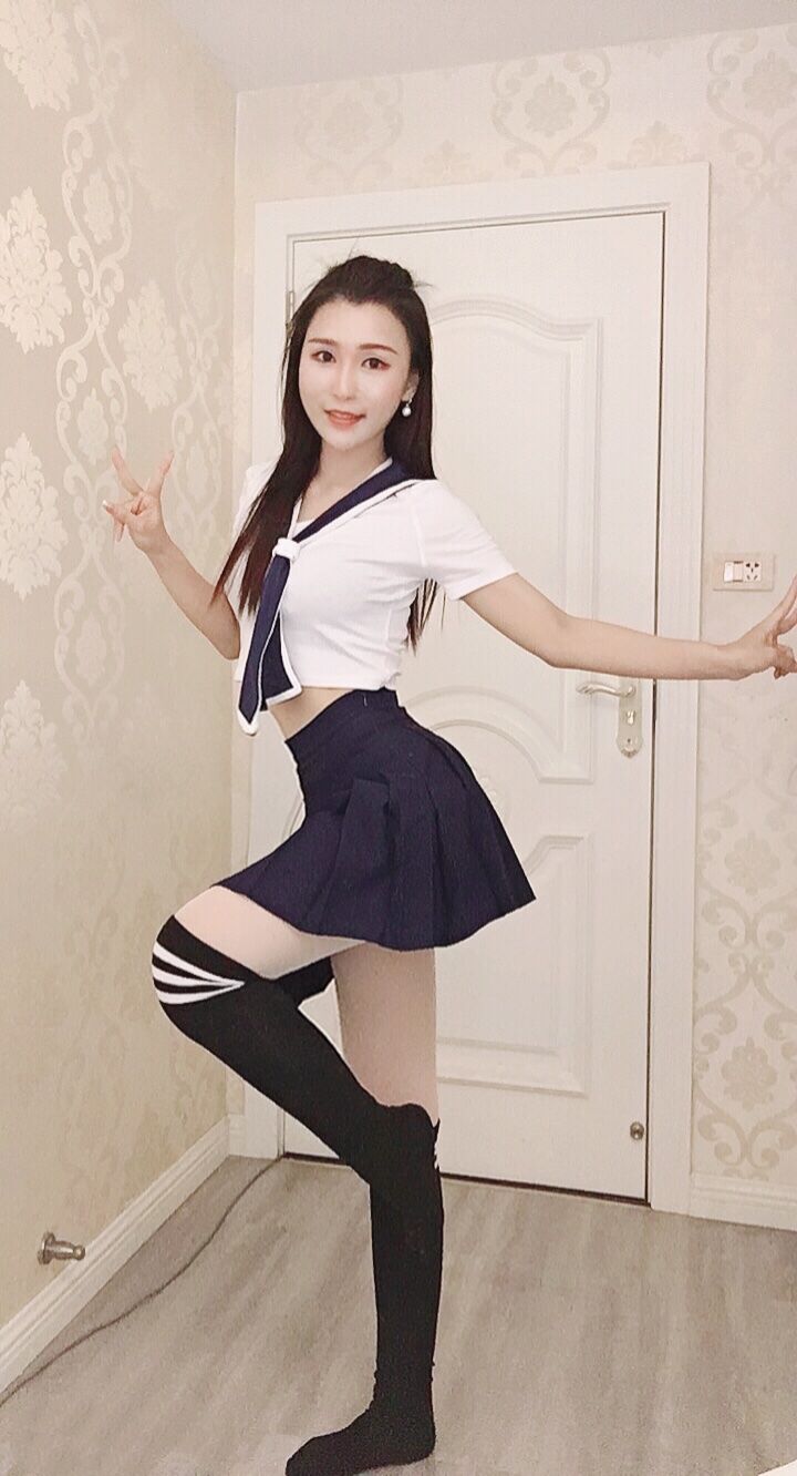 湖南姑娘丫丫火辣辣，颜值身材一流，sao气版“薇娅”