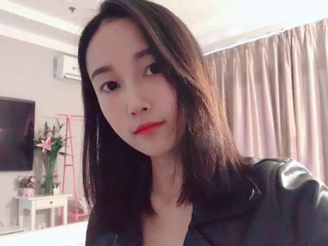 娇小妹子阿雅